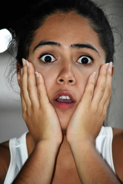 Een Geschrokken Vrouwelijke Juvenile — Stockfoto