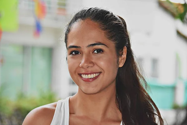 Bonito Colombiano Youngster Sorrindo — Fotografia de Stock