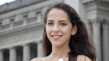 Genç Çeşitli Kadın Kütüphaneci