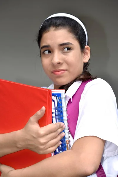Confuso Carino Colombiano Studentessa Indossare Uniforme Scolastica — Foto Stock