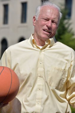 Basketbolla Mutlu Erkek Basketbol Koçu