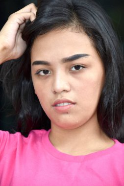 Çekici çeşitli yetişkin kadın ve karışıklık