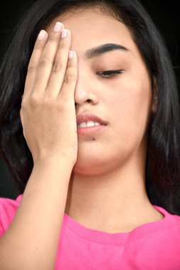 Üzgün çekici bir kişi