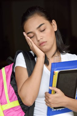 Uykulu bir sevimli kişi