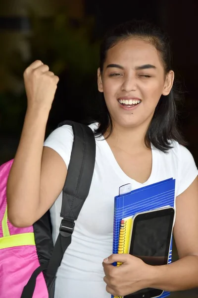 Başarılı Şirin Azınlık Öğrenci Genç Liseli Kız — Stok fotoğraf