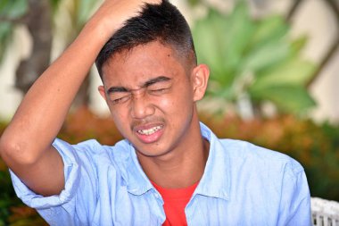 Stres altında bir oğlan