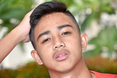 Dinlenme bir erkek genç