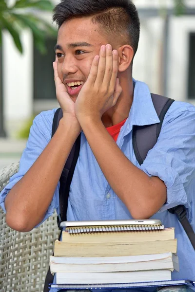 Überraschte Junge Philippinische Person — Stockfoto