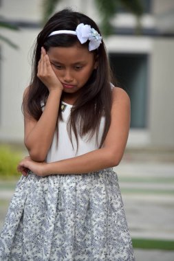 Genç çocuk ve elbise depresyon