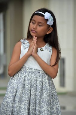 Elbiseyle namaz Petite ergen