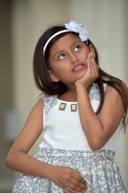 Düşünceli bir dişi ergen