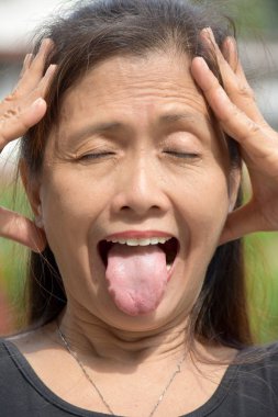 Bir deli farklı kişi