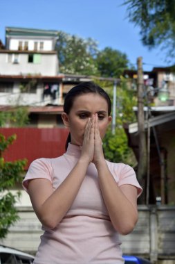 Endişeli Genç Azınlık Kadın