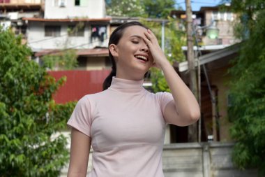 Asyalı kadın ve kahkaha