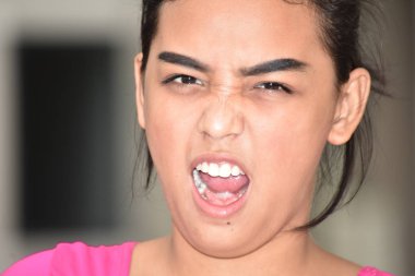 Stresli bir kadın çocuk