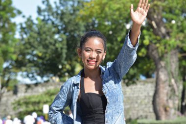 Dostça bir kadın kadın