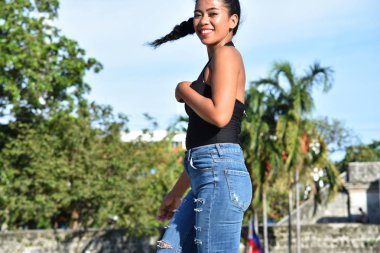 Güzel Filipina erkek dans