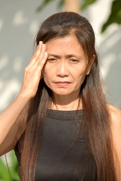 Demans ve emekli azınlık kadın kıdemli Gramma