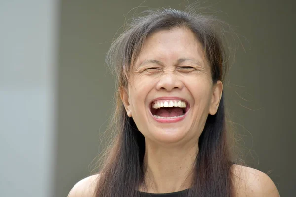 Меншості Жінка Старший Сміється — стокове фото