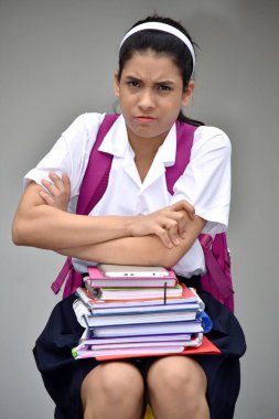 İnatçı Sevimli Kolombiyalı Kız Öğrenci