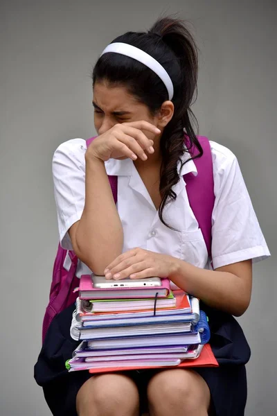 Chorando Estudante Adolescente Escola Menina Vestindo Uniforme Com Cadernos — Fotografia de Stock