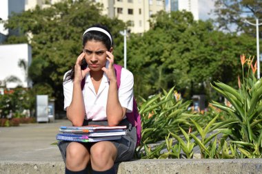 Stresli Kolombiyalı Kişi Üniforma Oturan Giyen