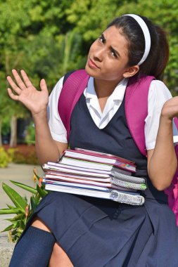 Katolik Kız Öğrenci Ve Kararsızlık