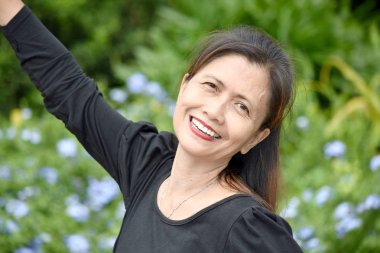 Asyalı kadın kıdemli ve mutluluk