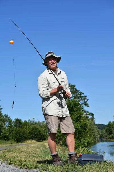 Esportista Sênior Mais Velho Felicidade Com Rod Pesca Carretel — Fotografia de Stock