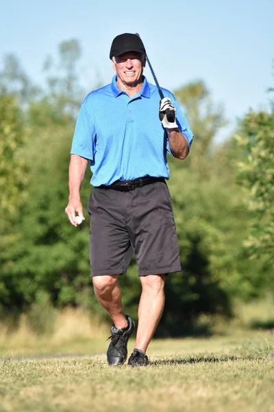 Volwassen Mannelijke Atleet Geluk Met Golfclub Golfbaan — Stockfoto