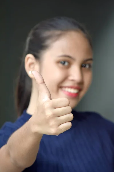 Éxito Joven Adolescente Chica — Foto de Stock