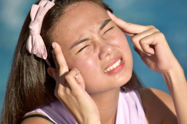 Stres altında genç kadın