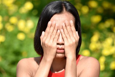 Utanç verici bir kadın kadın