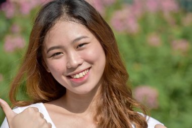 Güzel kadın ve mutluluk