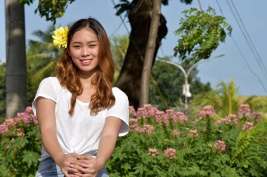 Gülümseyen bir farklı erkek