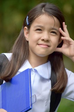 Kız öğrenci düşünme hazırlayın