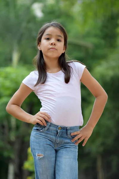 Grave Menina Criança — Fotografia de Stock