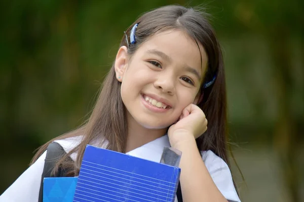 Happy Pretty Filipina Pessoa Com Livros — Fotografia de Stock