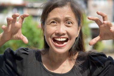 Korkunç bir yetişkin erkek