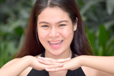 Gülümseyen bir azınlık erkek