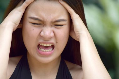 Stres altında Asyalı kadın