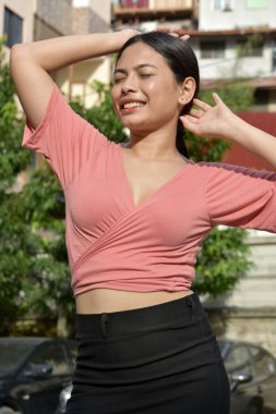 Genç azınlık kadın merak