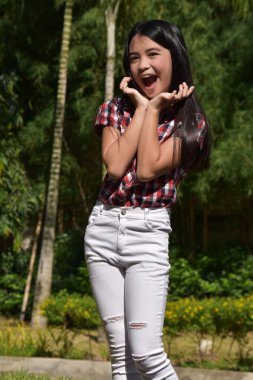 Sürpriz bir kadın çocuk