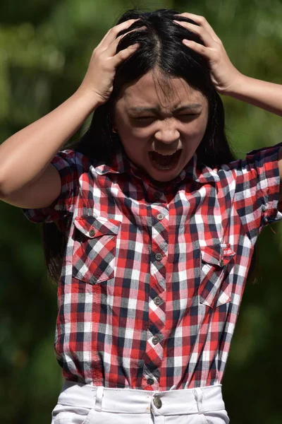 Endişeli Petite azınlık ergen