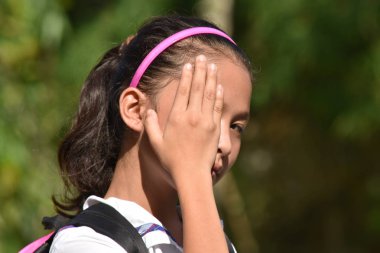 Utanç verici genç kız öğrenci