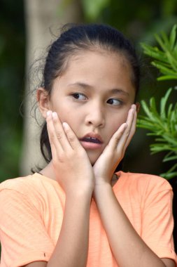 Ürküyor bir Filipina erkek