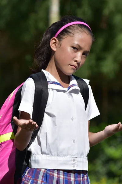 Menina Escola Minoria Jovem Indecisão Vestindo Uniforme Com Cadernos — Fotografia de Stock