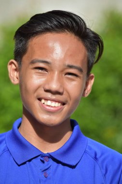 Farklı erkek arıyorum iyi gülümseyen