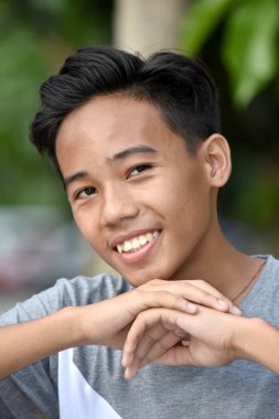 Yakışıklı genç farklı kişi