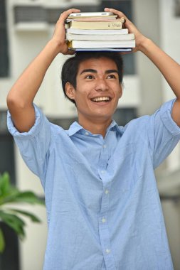 Eğlenceli üniversite farklı kişi dizüstü bilgisayarlar ile